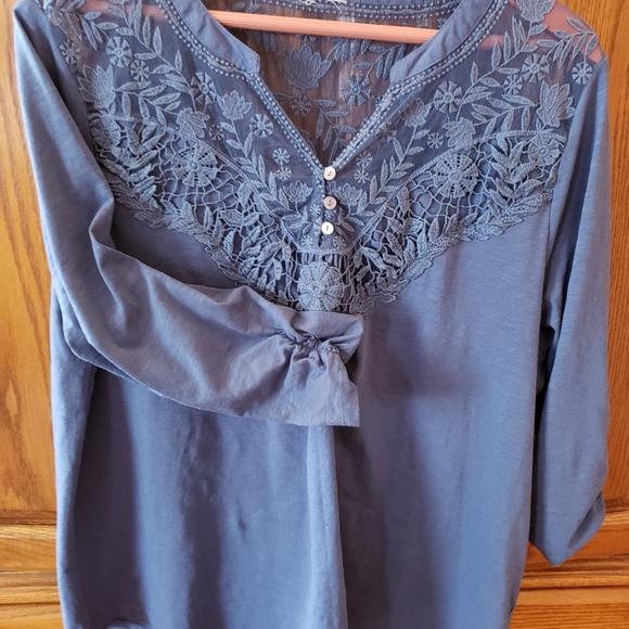 Lace Top Blouse! - Picture 6 of 7